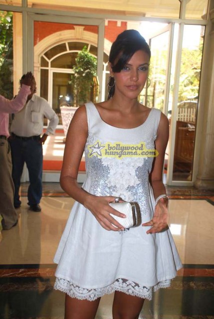   (Neha Dhupia)